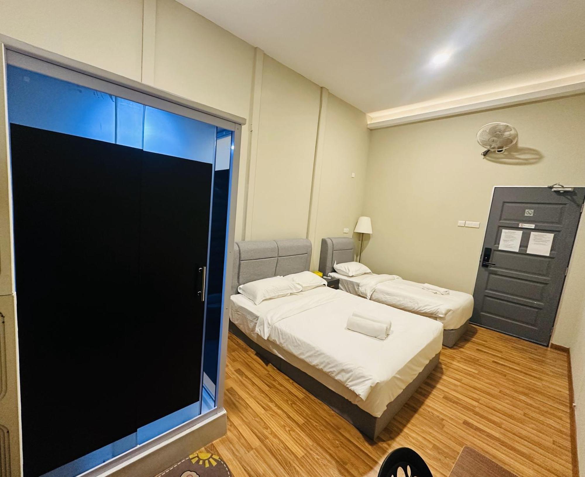 Hotel The Century Aigoh