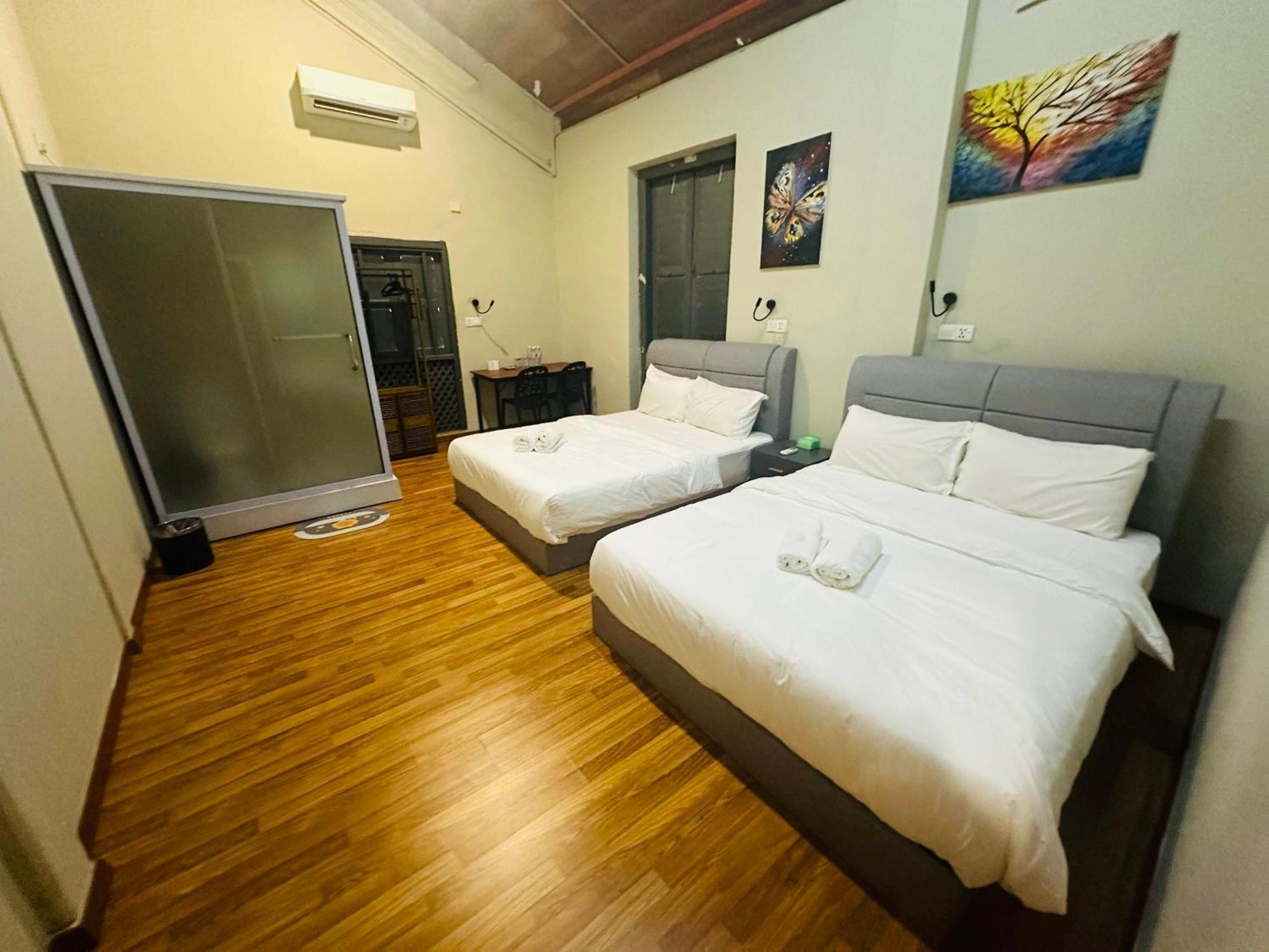 Hotel The Century Aigoh
