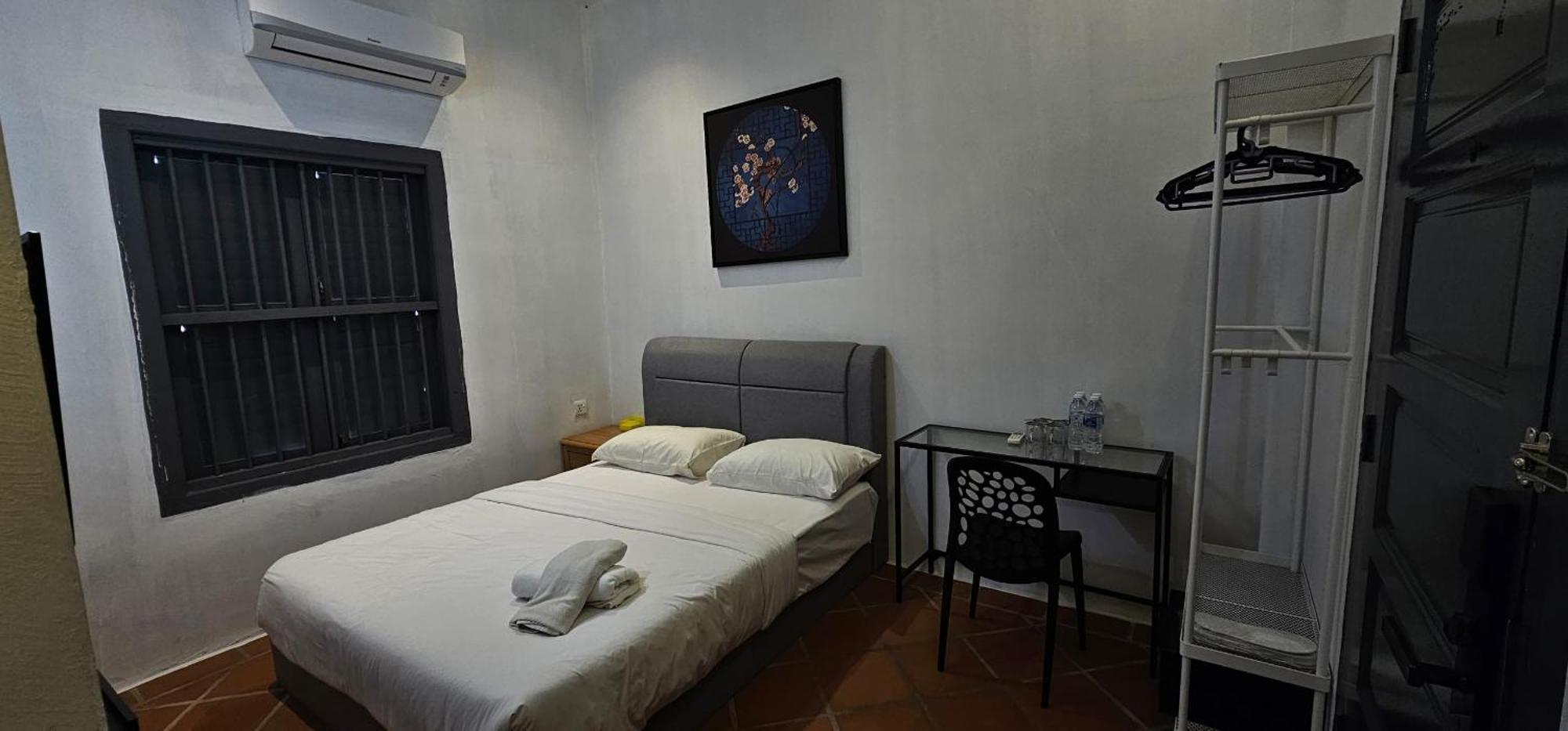 Hotel The Century Aigoh